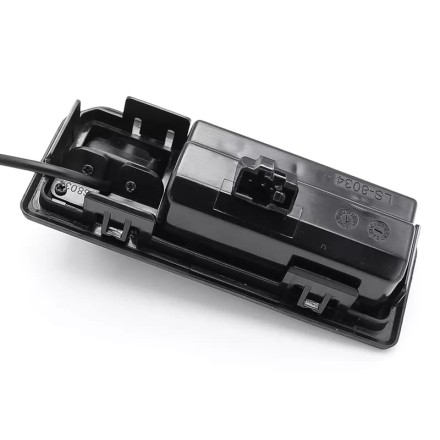 Видеокамера Audi Q5 / Skoda Rapid / Volkswagen Polo в ручку багажника