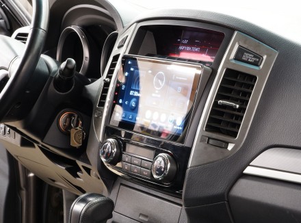 Магнитола на Андроид для Mitsubishi Pajero IV 2006-2021 (V97/V93) Winca S400 с 2K экраном SIM 4G