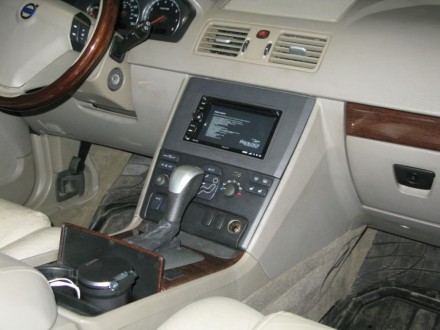 Volvo XC90 2.jpg