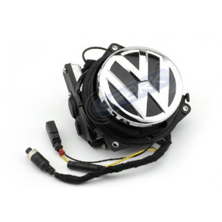 Видеокамера Volkswagen Passat B6/B7/CC, Golf 6/7/8 Polo в логотип моторизованная