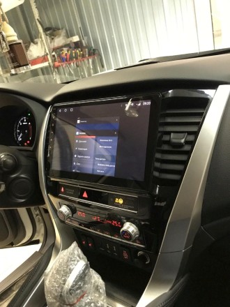 Рамка переходная Mitsubishi Pajero Sport (19+) для дисплея 10 дюймов