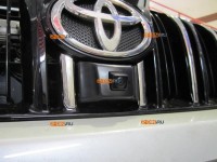 Видеокамера Фронтальная Toyota Land Cruiser Prado 150 (09-13) в решетку F213