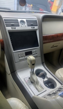 Рамка переходная Lincoln Navigator 2002 - 2006 для дисплея 10 дюймов