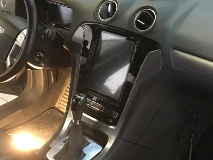 Головное устройство для Ford Mondeo (2011-2012) Tesla-Style черн.