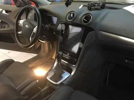 Головное устройство для Ford Mondeo (2011-2012) Tesla-Style черн.