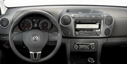 Volkswagen_Amarok_Pickup 4 door_2010_1.jpg